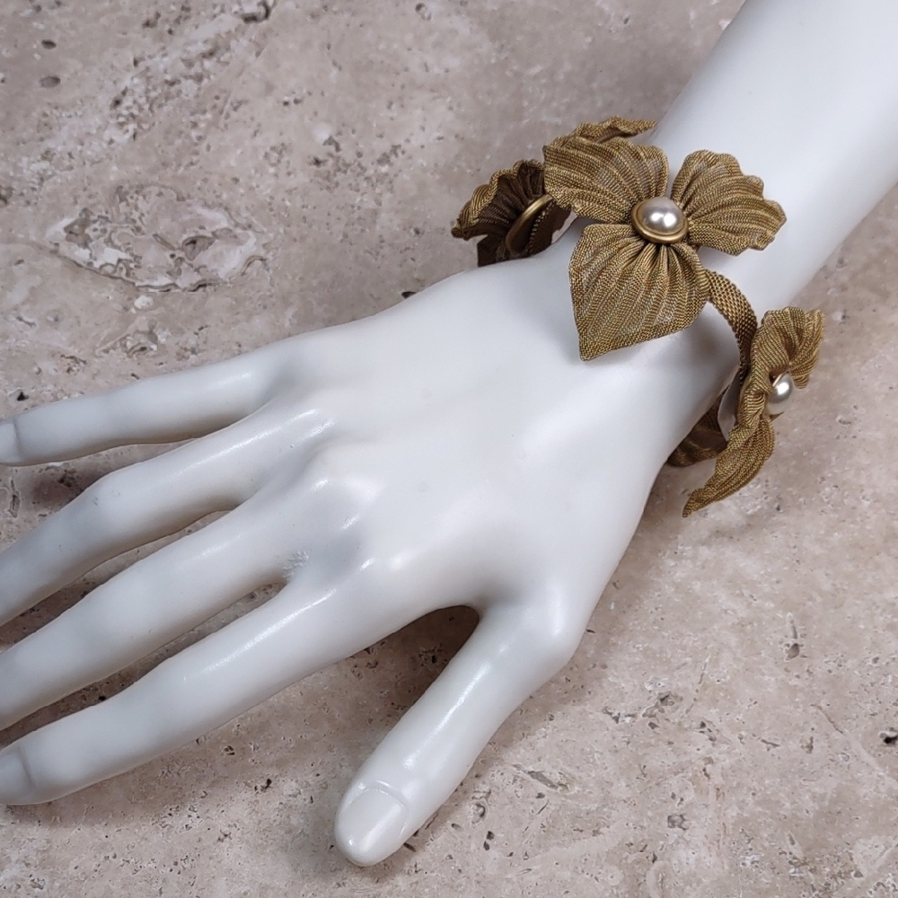 Sarah Cavender Metalworks Mesh Flower Bracelet